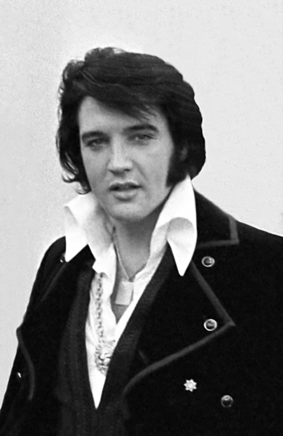 Elvis Presley in an official White House portrait